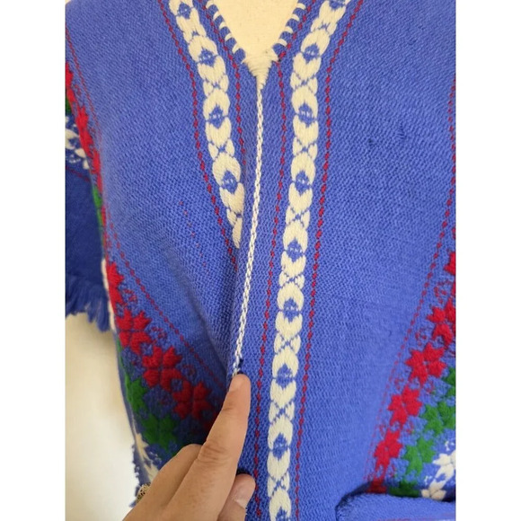 Vintage 60s 70s Artisan Hand Knit Southwestern Argentinian Poncho Bohemian Blue - Picture 6 of 9